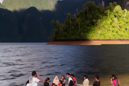 Tourists stuck on an island in Lake Osby