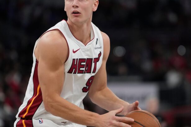 Pelle Larsson has sprained his foot - will be out for at least a week