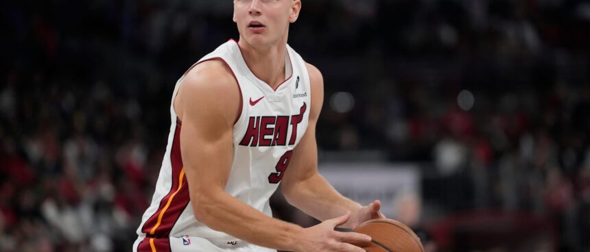 Pelle Larsson has sprained his foot - will be out for at least a week